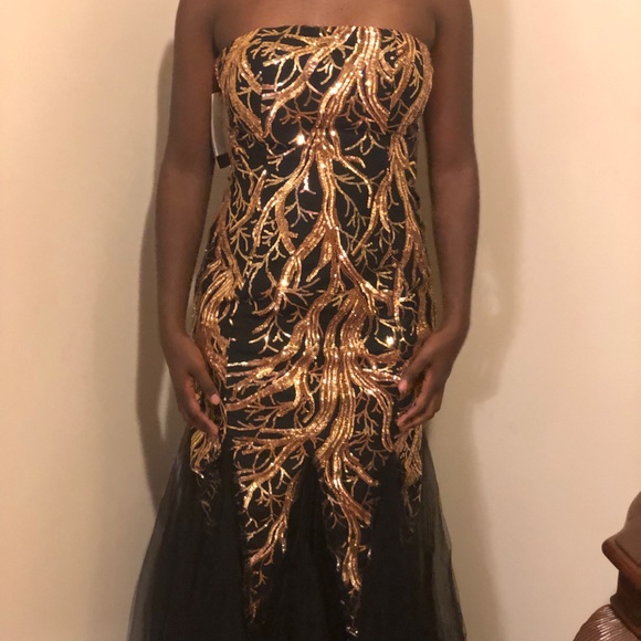 Dresses & Skirts - Evening wear Dresses & Skirts - Evening wear